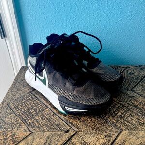 Nike Kyrie 8 GS – Youth Size 6.5 – Orca Colorway